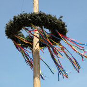 maibaum antimartina von getty images signature via canva