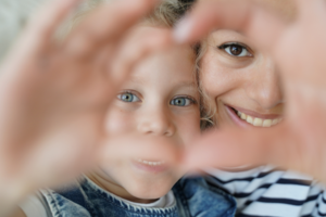 pflegeeltern gesucht! © vkstudio