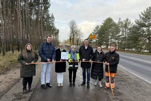 Banddurchschnitt für Freigabe des Radweges zwischen Genthin und Brettin Banddurchschnitt für Freigabe des Radweges zwischen Genthin und Brettin