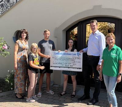 Theologische Hochschule Friedensau und Landrat Dr. Steffen Burchhardt überreichten der Feuerwehr Theologische Hochschule Friedensau und Landrat Dr. Steffen Burchhardt überreichten der Feuerwehr