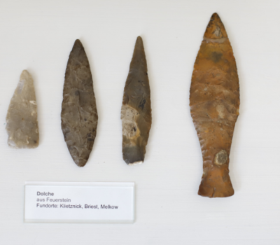 Dolche aus Feuerstein