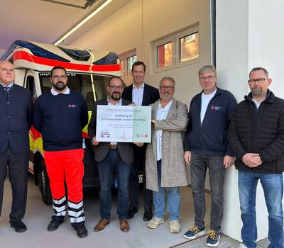 Gruppenbild während der offiziellen Einweihung