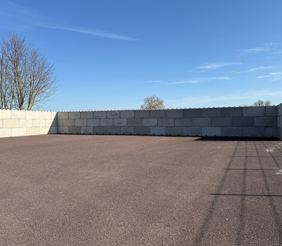 2,4 Meter hohe Anschubwand