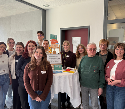 Die Seminarteilnehmer zusammen mit Harald Weber