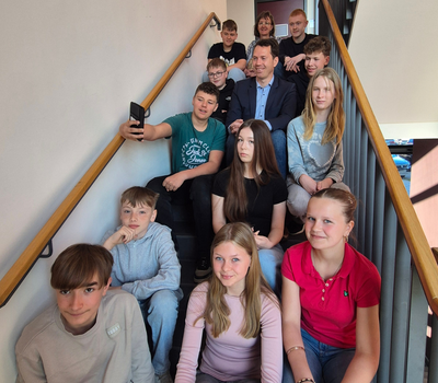 Landrat Dr. Steffen Burchhardt begrüßte 14 Schülerinnen und Schüler