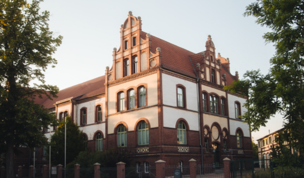 Landratsamt in der Burger Bahnhofstraße Landratsamt in der Burger Bahnhofstraße