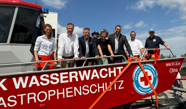Übergabe Mehrzweckboot normaler post
